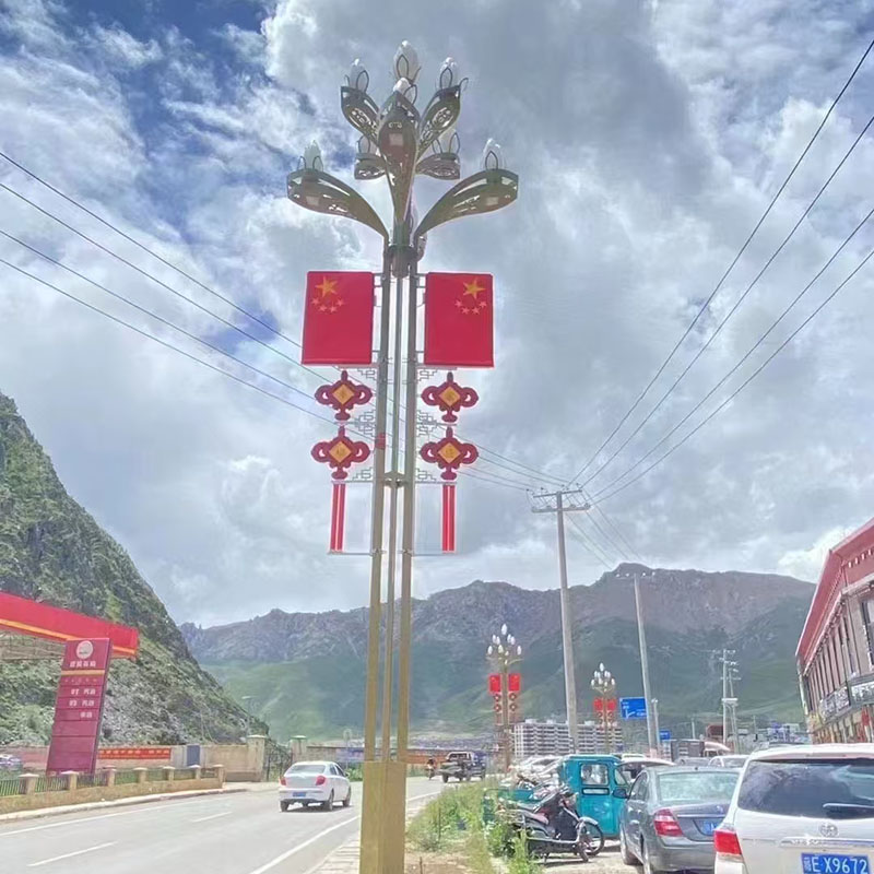乌恰抱箍太阳能路灯生产厂家