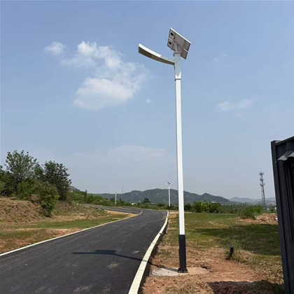 乌恰路边太阳能路灯安装